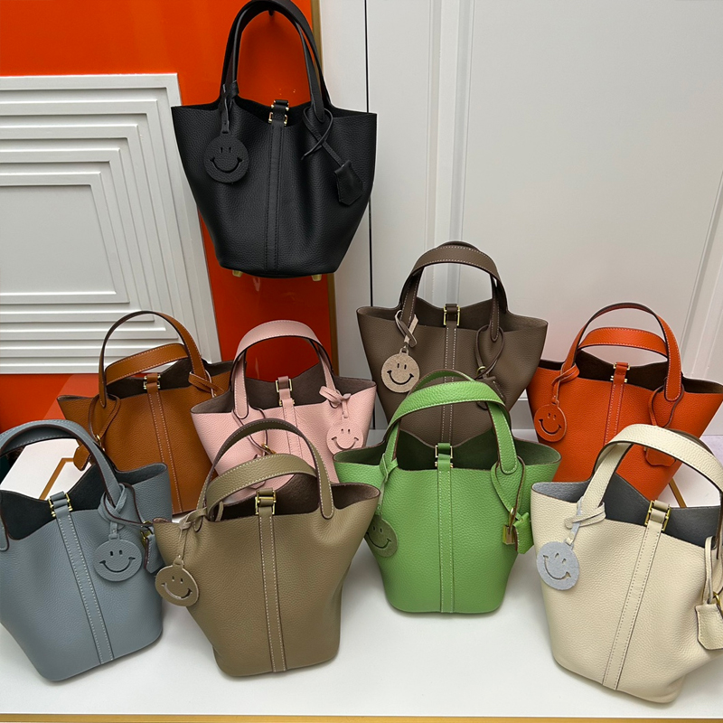 Picotin leather mini bag Hermès Beige in Leather - 34769848
