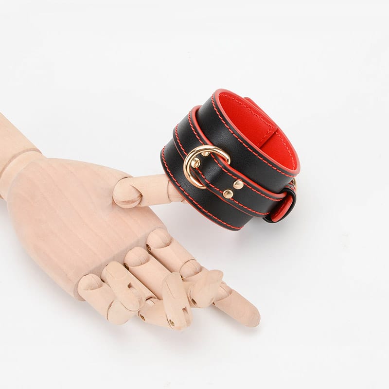 Belle - Hand Cuffs - Daluse