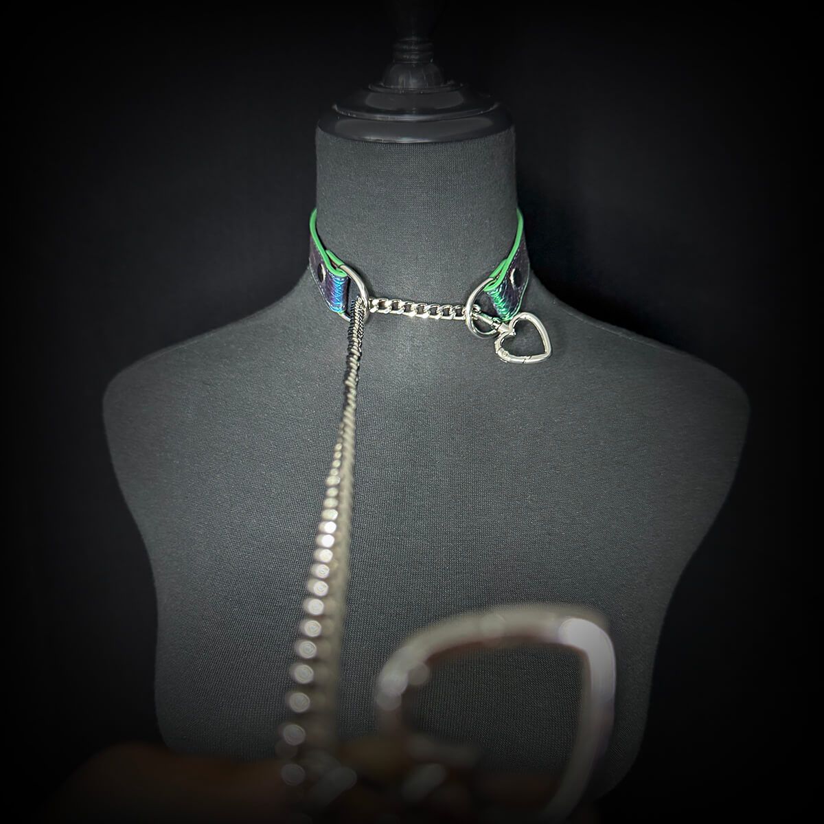 Daluse [Forest] Double Heart Shaped Buckle Titanium Steel Chain Colorful Leather Choker