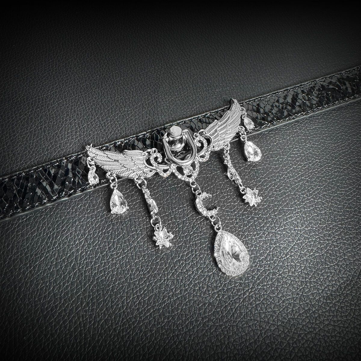 Daluse [Celestia] Crushed Ice Pattern Black Leather Choker Angel Wing Crystal Pendant Adjustable Necklace
