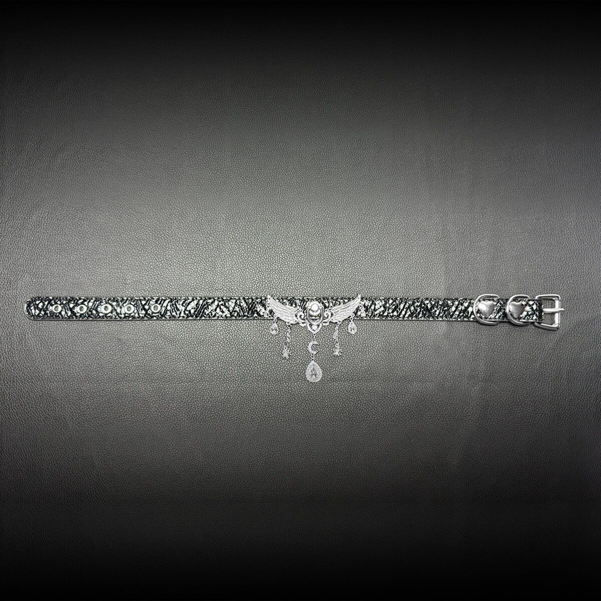 Daluse [Celestia] Crushed Ice Pattern Black Leather Choker Angel Wing Crystal Pendant Adjustable Necklace