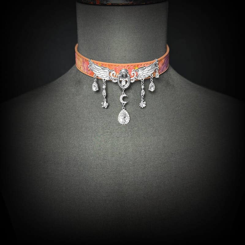 Daluse [Seraphina] Gold Spotted Purple Orange Snake Leather Choker Angel Wings Crystal Pendant Adjustment Necklace