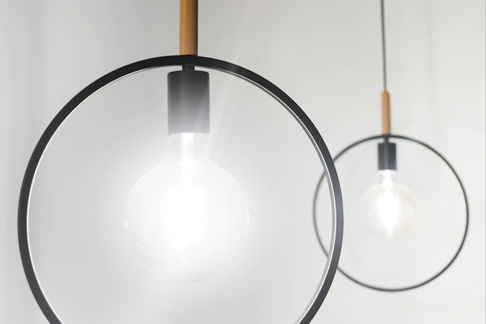 Lost in fragrances, surrender to love ...