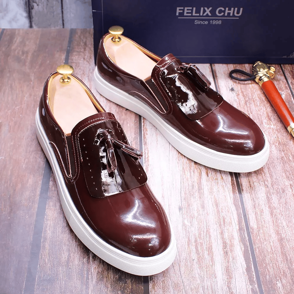 Genuine Patent Leather Casual Men Shoes Smooth Soft Sole Brand Tassel Shoes European Fashion Sport Sneakers 2022 New Arrival