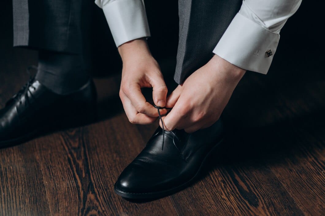 Leather shoes, as a classic shoe style, not only carry the wearer's pace, but also a symbol of taste and status.