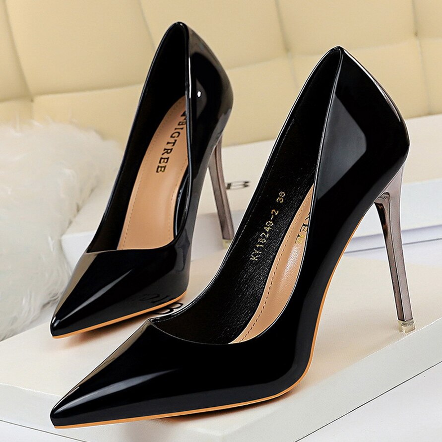 Shiny Patent Lesther Women's Pumps Sexy Lady Shoes Pointed Toe Lady Shoe Fashion Metal Stiletto Concise Party Shoes Plus Size 43