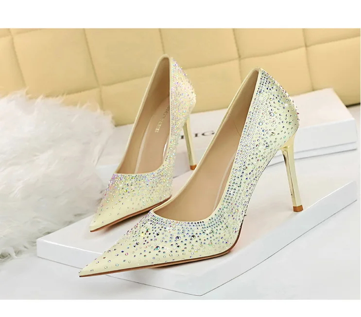 Shiny Rhinestones Womens Pumps Sexy Female Shoes Stain Shllow High Heels Pointed Toe Wedding Shoes Luxury Stiletto Plus Size 43