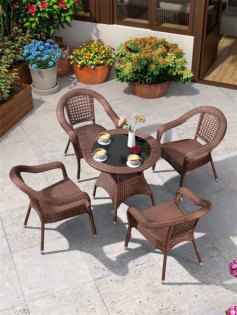 yard furniture yard table with chairs