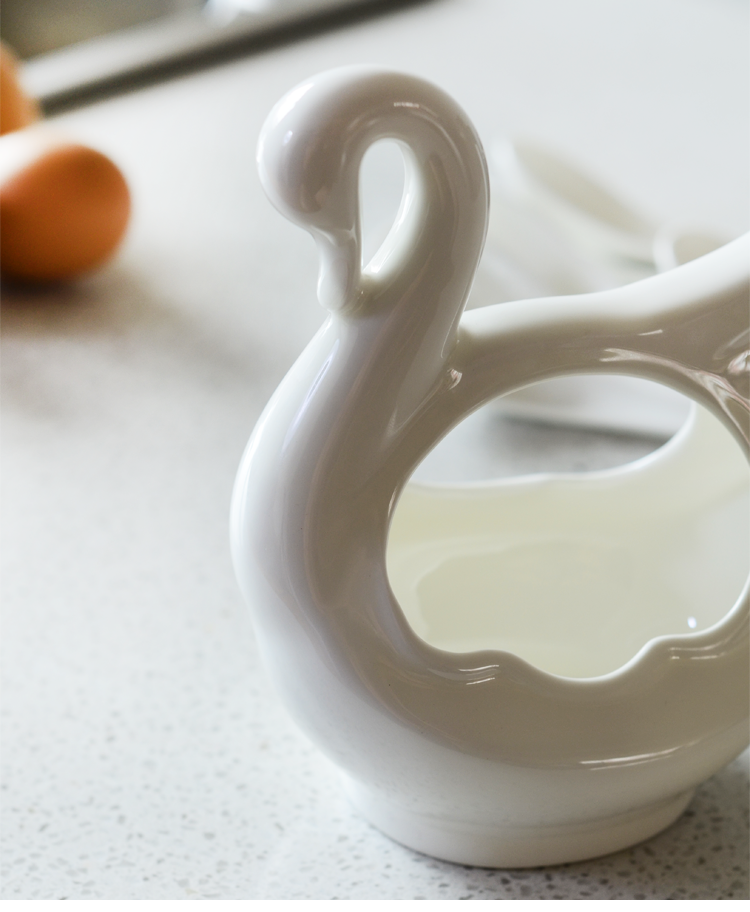 Bone China household tableware Ceramic pure white swan flower basket Chopsticks cage spoon chopsticks cylinder Chinese white hotel spoon