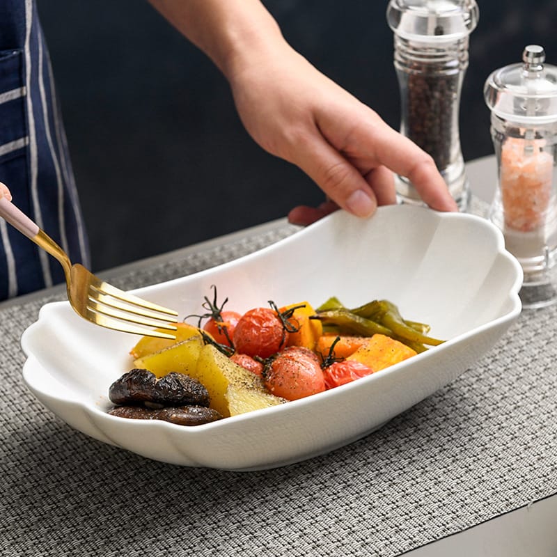 Fish plate Home Chinese dragon boat fish plate Oval creative personality ceramic dish high appearance level steamed fish plate plate
