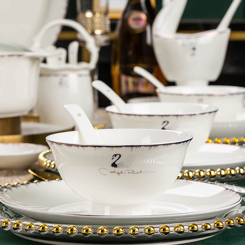 Jingdezhen ceramic tableware set dish dish welfare gift porcelain bowl Nordic home bone China plate daily bowl