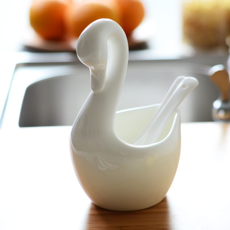 Bone China household tableware Ceramic pure white swan flower basket Chopsticks cage spoon chopsticks cylinder Chinese white hotel spoon