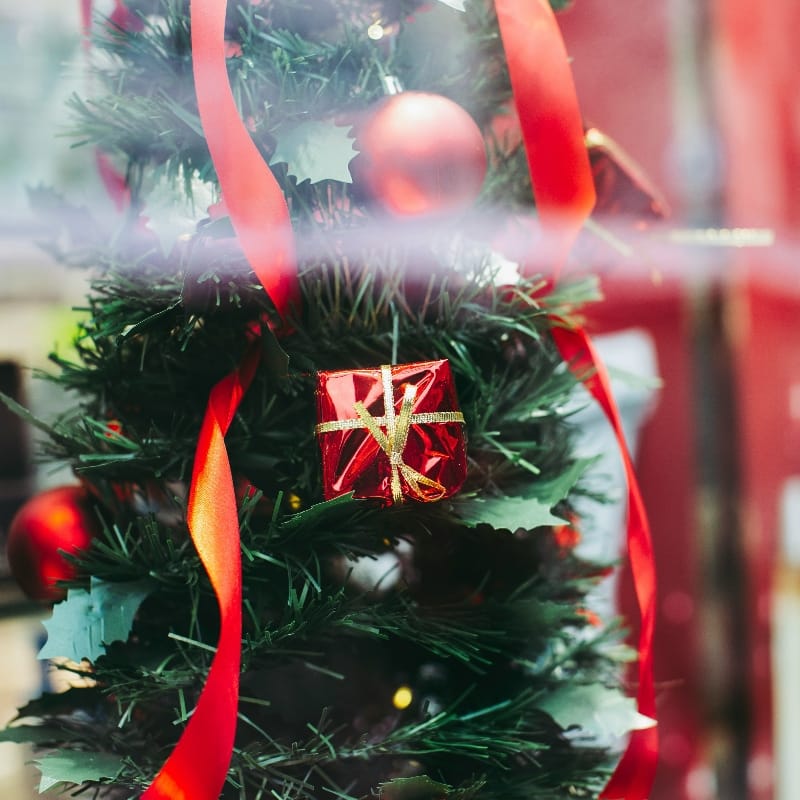 Top 10 Christmas Decorations to Transform Your Home into a Winter Wonderland