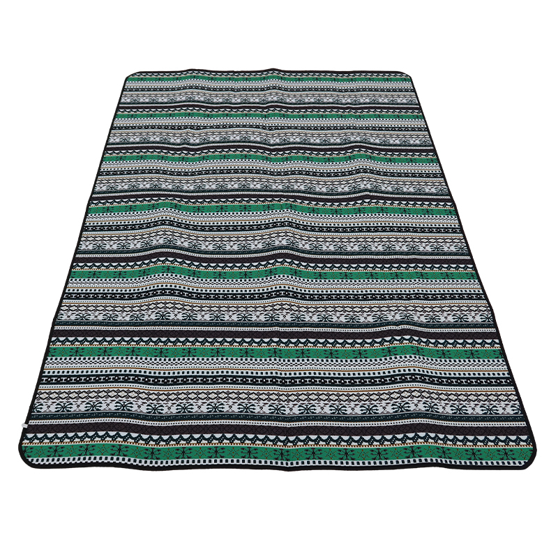 Eco friendly custom waterproof extra large foldable 200*300cm custom strap picnic blanket mat