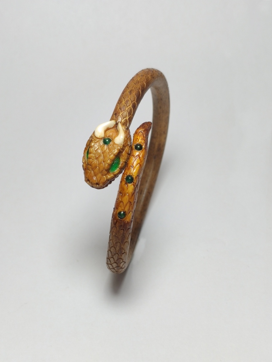 Woodcarving bracelet snake