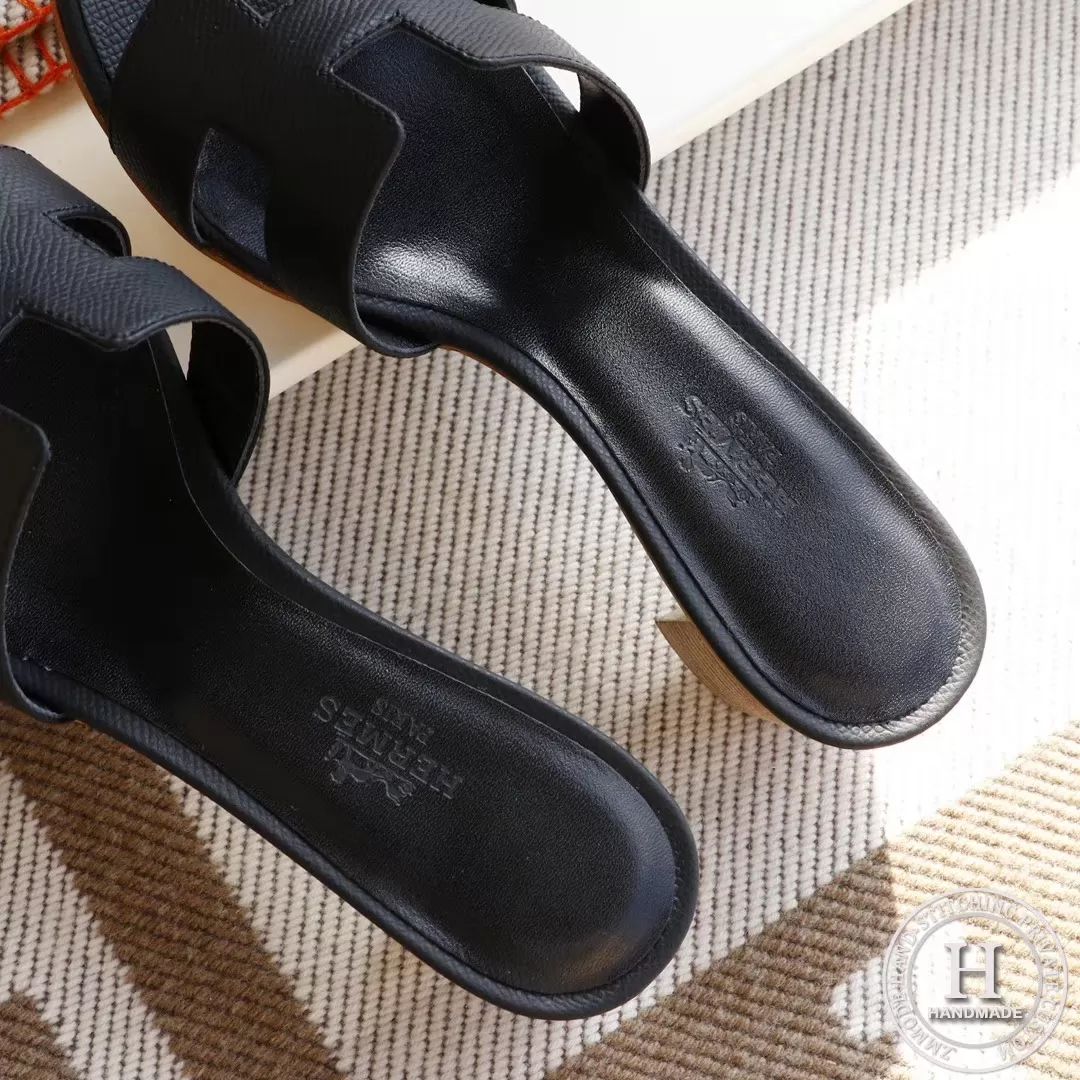 Mid heel 4.5  Epsom Black Size 34-42