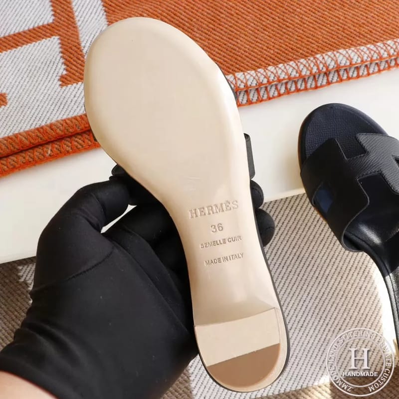 Mid heel 4.5  Epsom Black Size 34-42