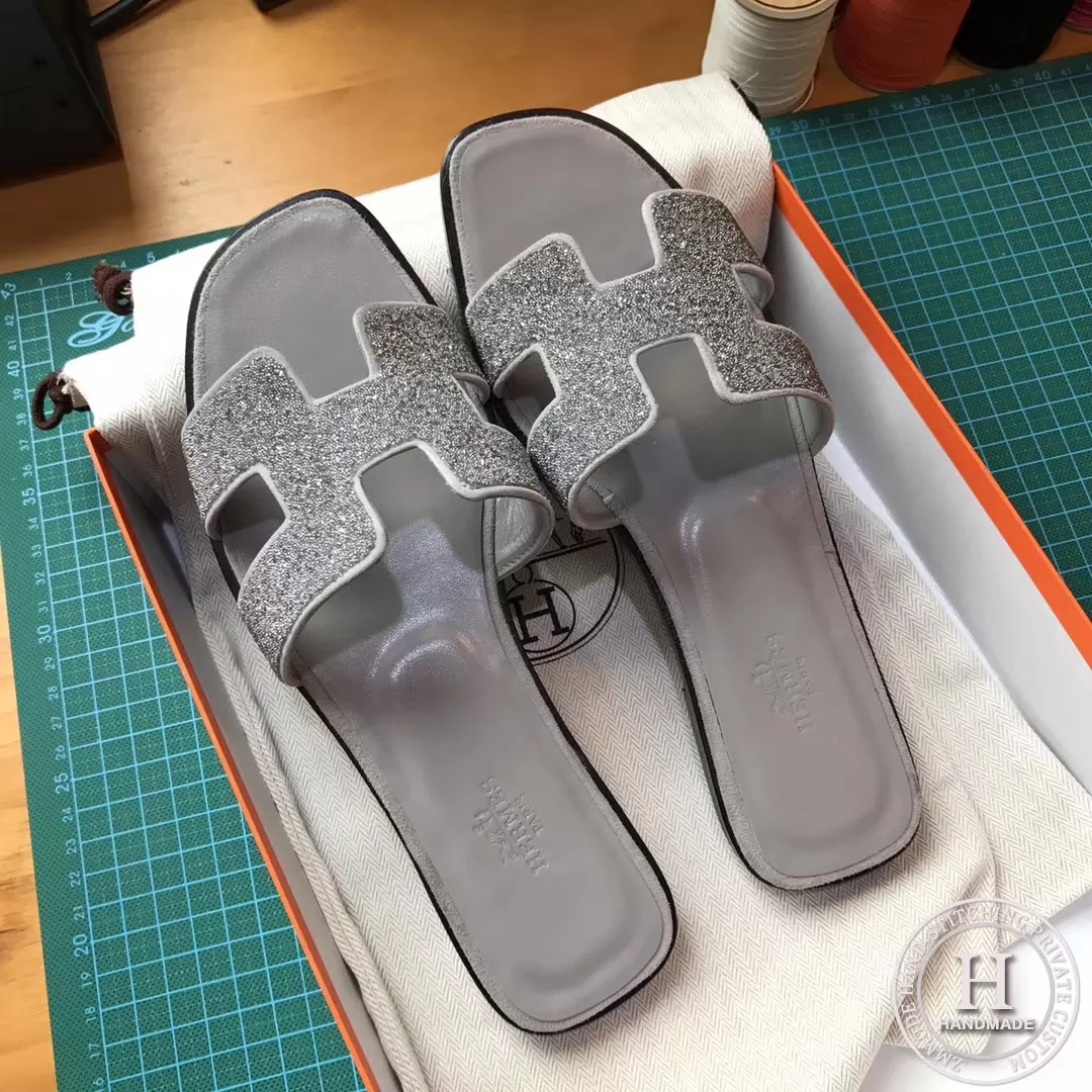 H slippers in pearl grey glitter medium heel flat are available for pre order 35-40 H slippers in pearl grey glitter medium heel flat are available for pre order 35-40