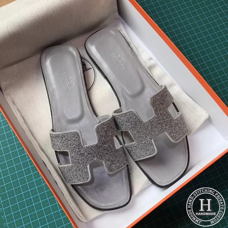 H slippers in pearl grey glitter medium heel flat are available for pre order 35-40