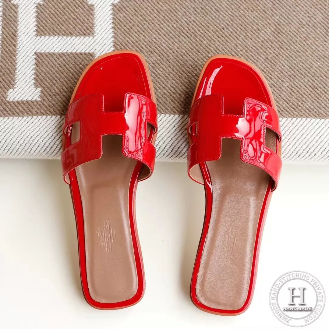 H Flat slippers Slippers Sandals patent leather China red, size 34-42