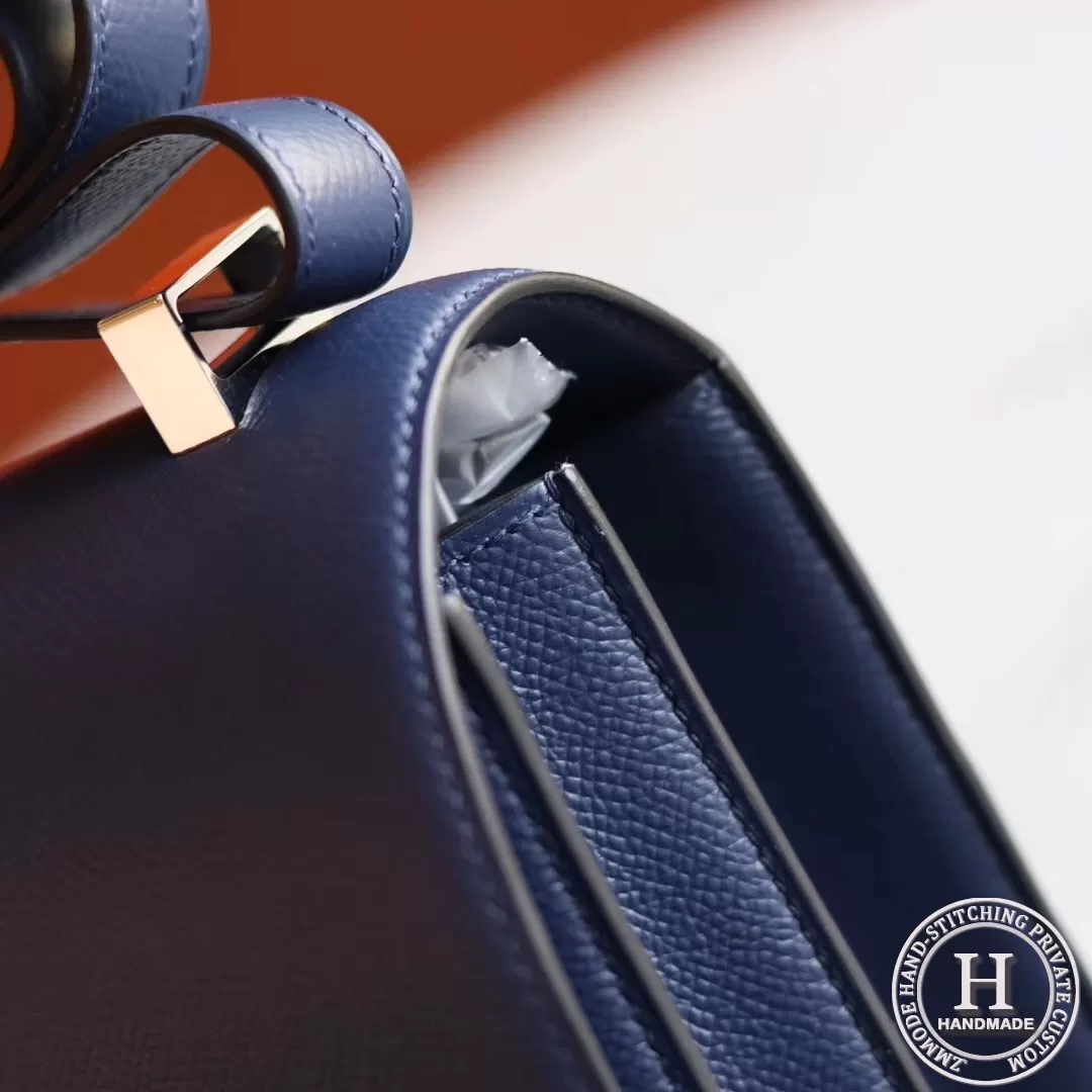 Constance 24 epsom M3 Blue encre PHW