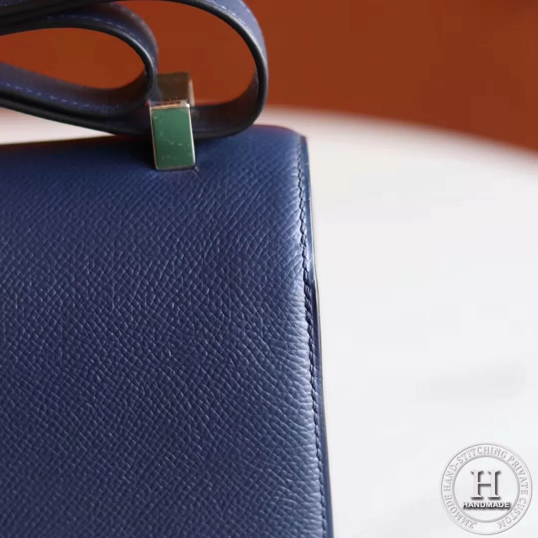 Constance 24 epsom M3 Blue encre PHW