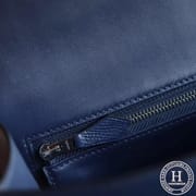 Constance 24 epsom M3 Blue encre PHW