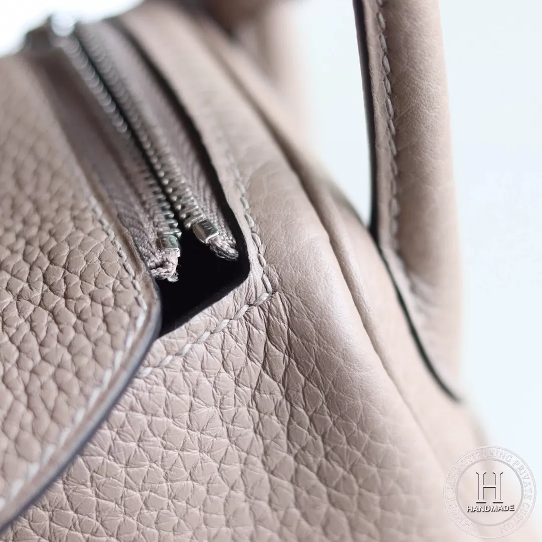 HERMES MINI LINDY 20 clemence TC M8 Gris asphalt HERMES MINI LINDY 20 clemence TC M8 Gris asphalt