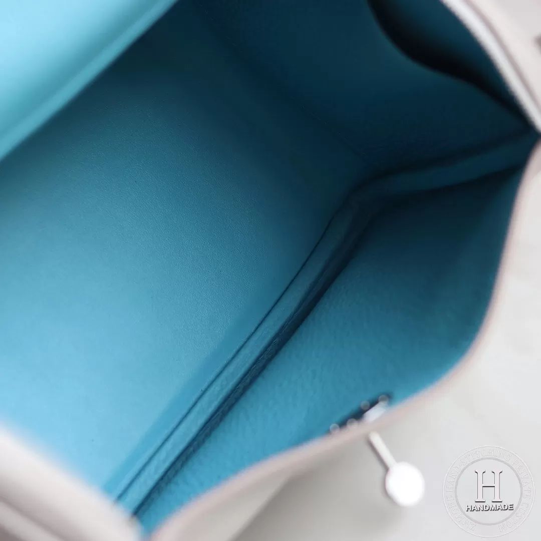 lindy 26 Taurillon Clemence 80 Pearl Grey and P3 Blue de nord