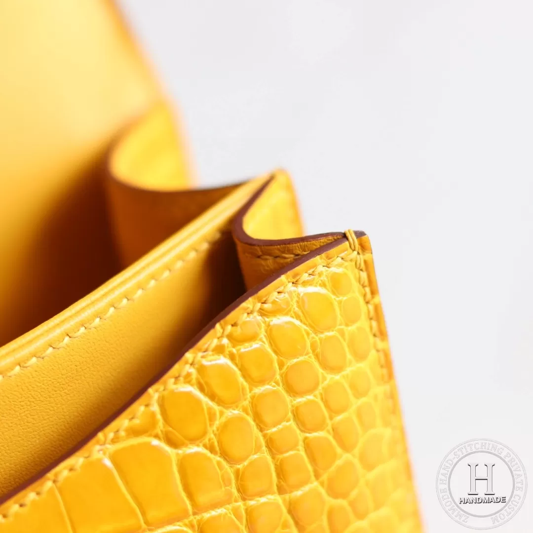 9D Ambre Alligator Constance 19 9D Ambre Alligator Constance 19