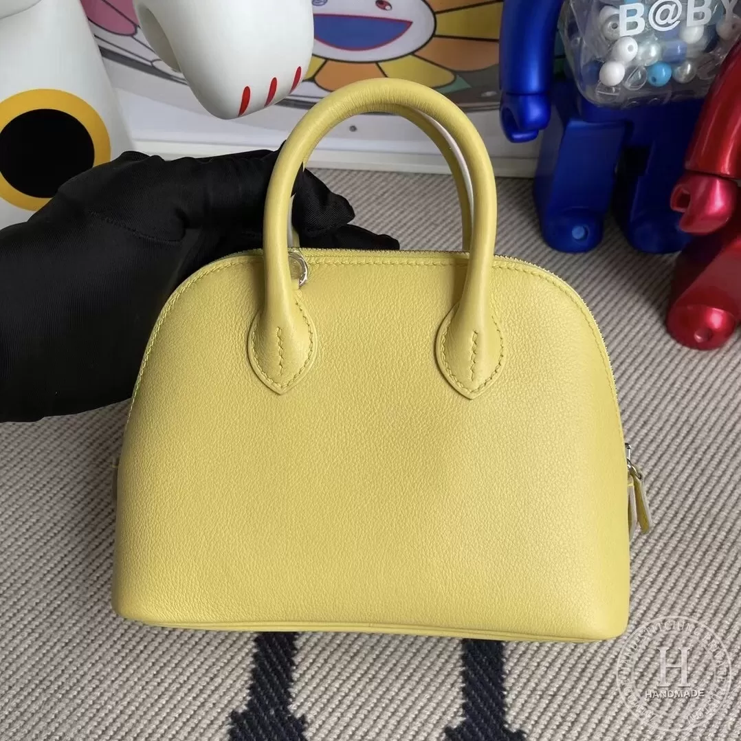 Hermes Mini Bolide 20cm Evercolor 1Z jaune poussin Hermes Mini Bolide 20cm Evercolor 1Z jaune poussin