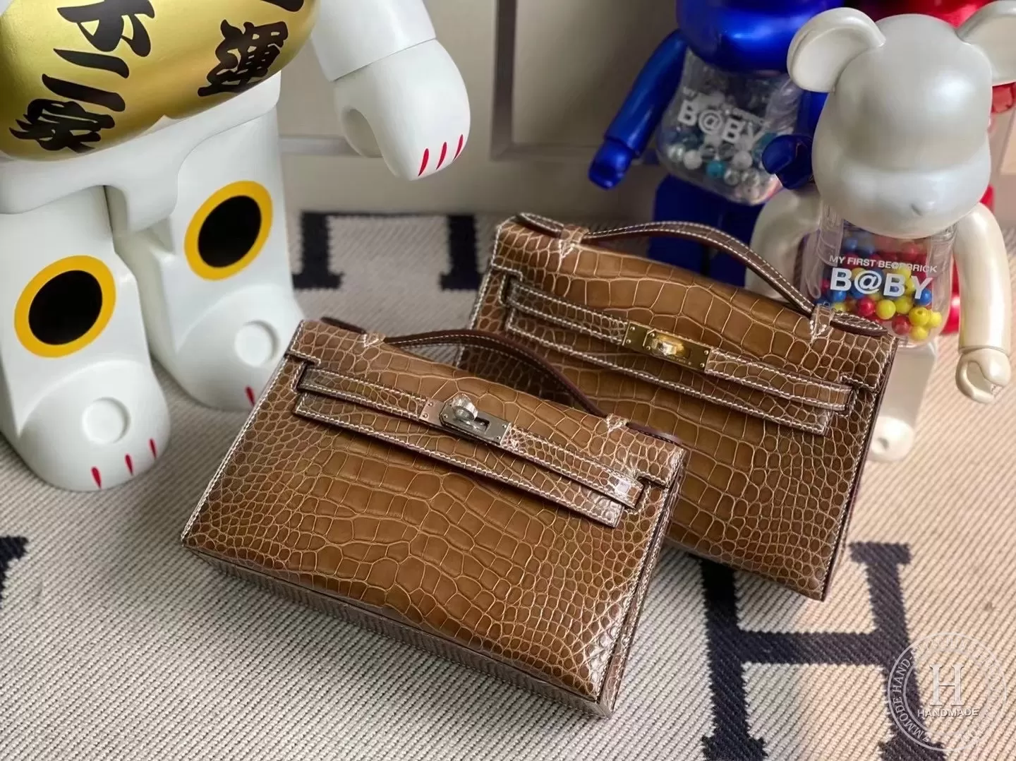 Hermes Mini Kelly Pochette 22cm 亮面美洲鳄鱼 CK17 Ficelle 淡灰褐色 烟草色 Shiny Alligator Crocodile 全手工缝制 金扣 Hermes Mini Kelly Pochette 22cm 亮面美洲鳄鱼 CK17 Ficelle 淡灰褐色 烟草色 Shiny Alligator Crocodile 全手工缝制 金扣