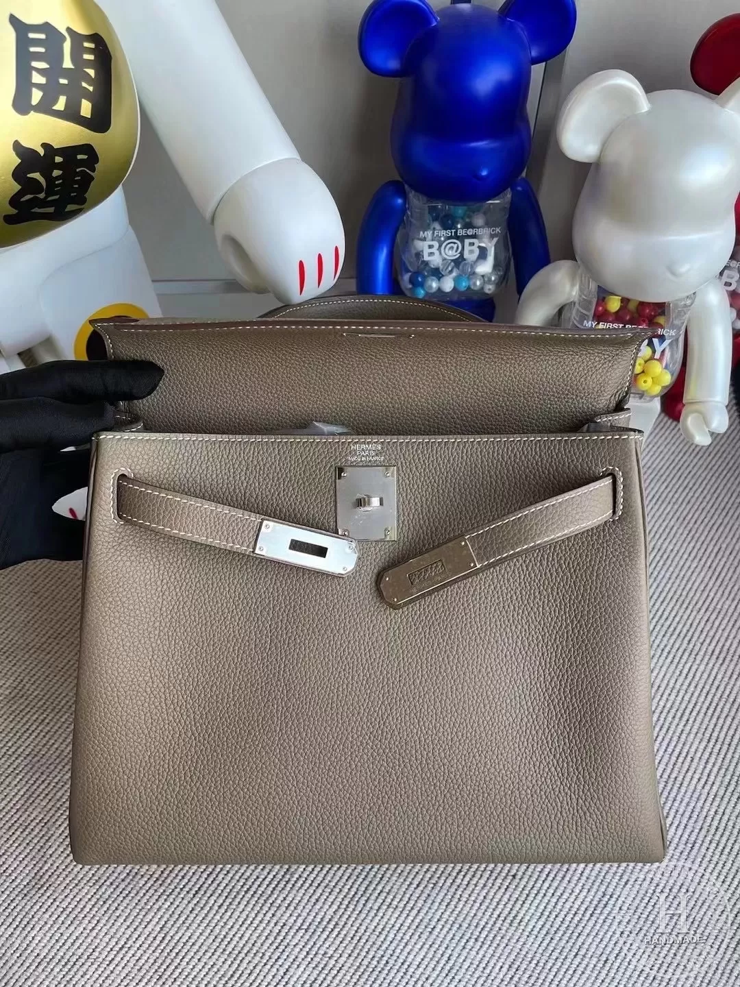 Kelly 28 HSS Epsom 18 Etoupe and S2  Trench-2180