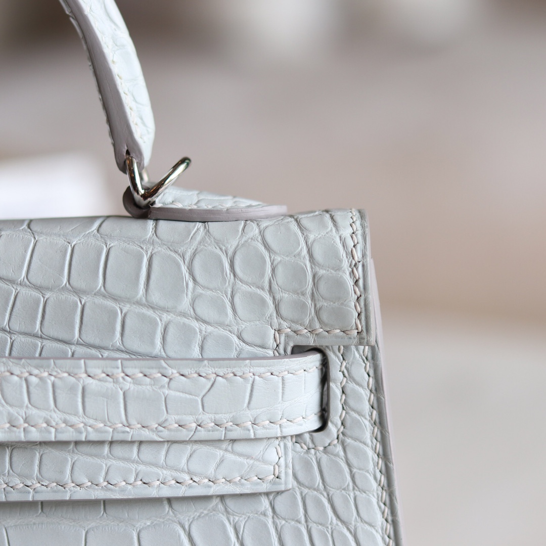 Mini kelly二代 80珍珠灰 Pearl Grey 雾面美洲鳄鱼皮 银扣 Mini kelly二代 80珍珠灰 Pearl Grey 雾面美洲鳄鱼皮 银扣