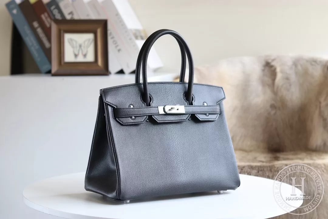C37 GOLD Jonathan BIRKIN 30 GHW-8673