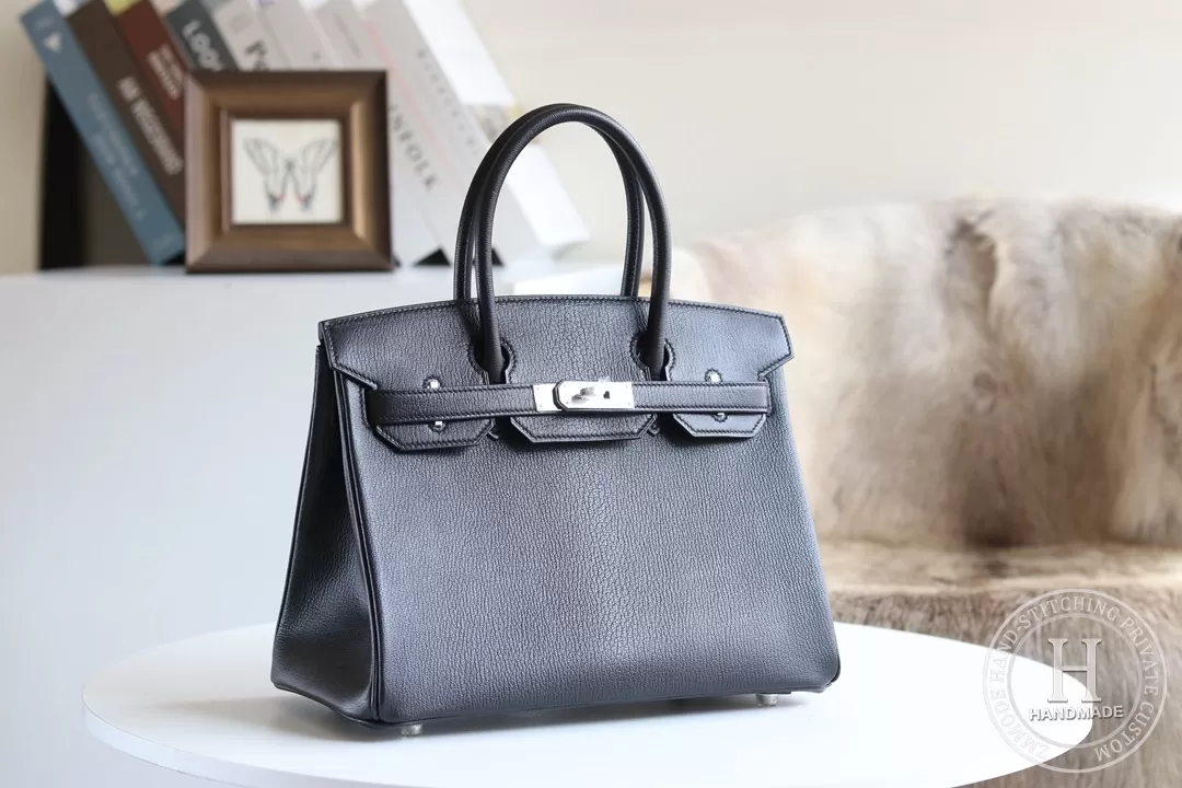 C37 GOLD Jonathan BIRKIN 30 GHW-8673