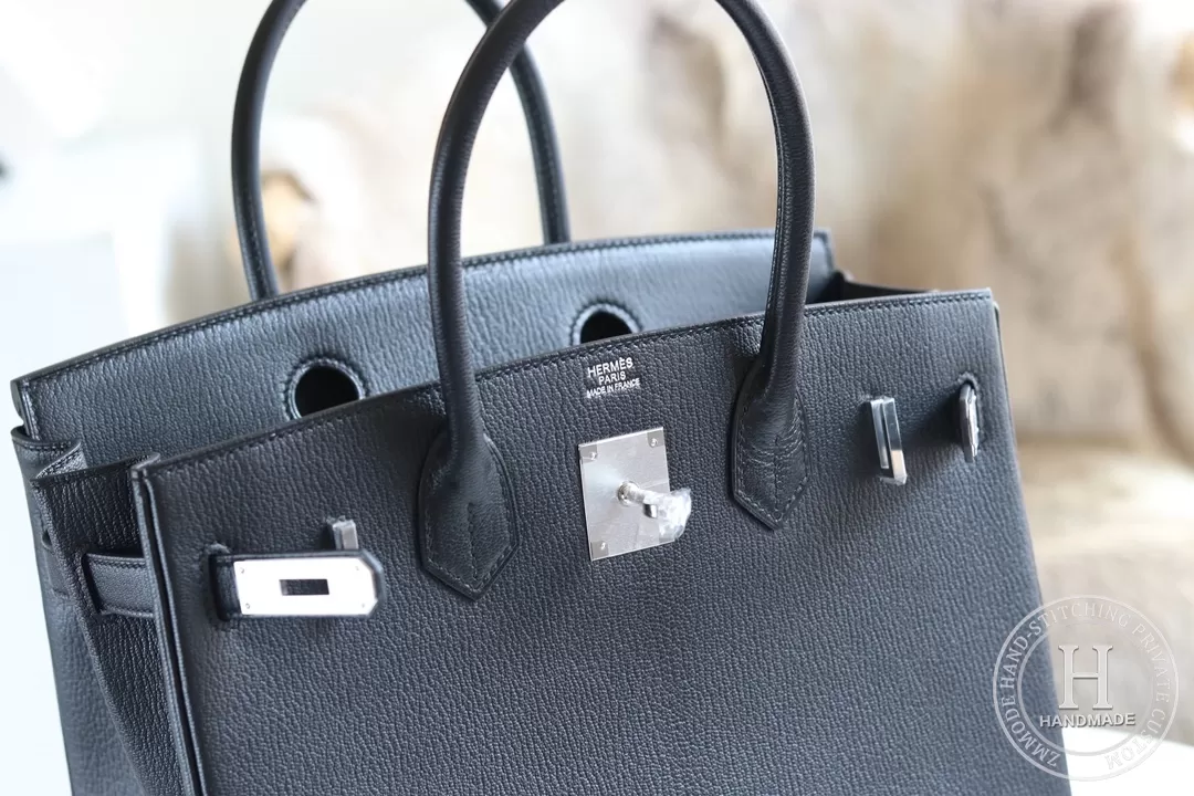 C37 GOLD Jonathan BIRKIN 30 GHW-8673