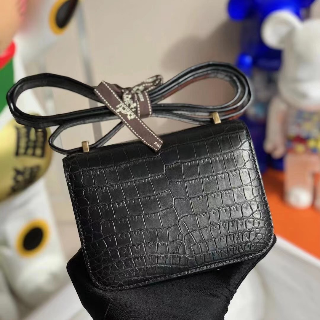 HERMES 14CM CONSTANCE MINI CC89 BLACK ALLIGATOR HERMES 14CM CONSTANCE MINI CC89 BLACK ALLIGATOR
