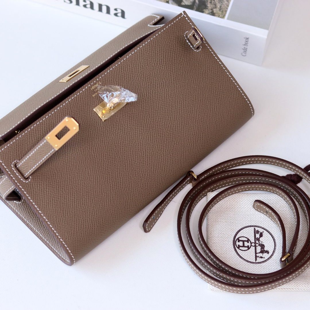 kelly wallet