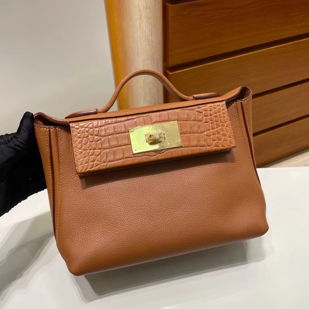 Kelly mini leather handbag Hermès Gold in Leather - 36810378