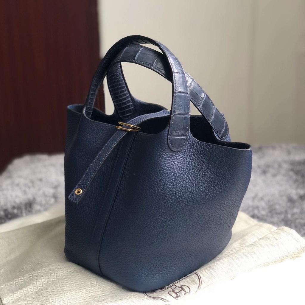 Hermes Picotin Lock 18 Touch CK73  Blue sapphire Aan Matte Alligator Crocodile