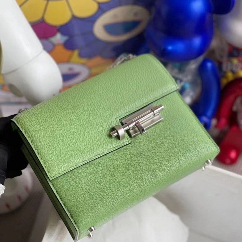 Hermes Verrou Mini 17 Chevre Mysore 3I Vert Criquet Hermes Verrou Mini 17 Chevre Mysore 3I Vert Criquet