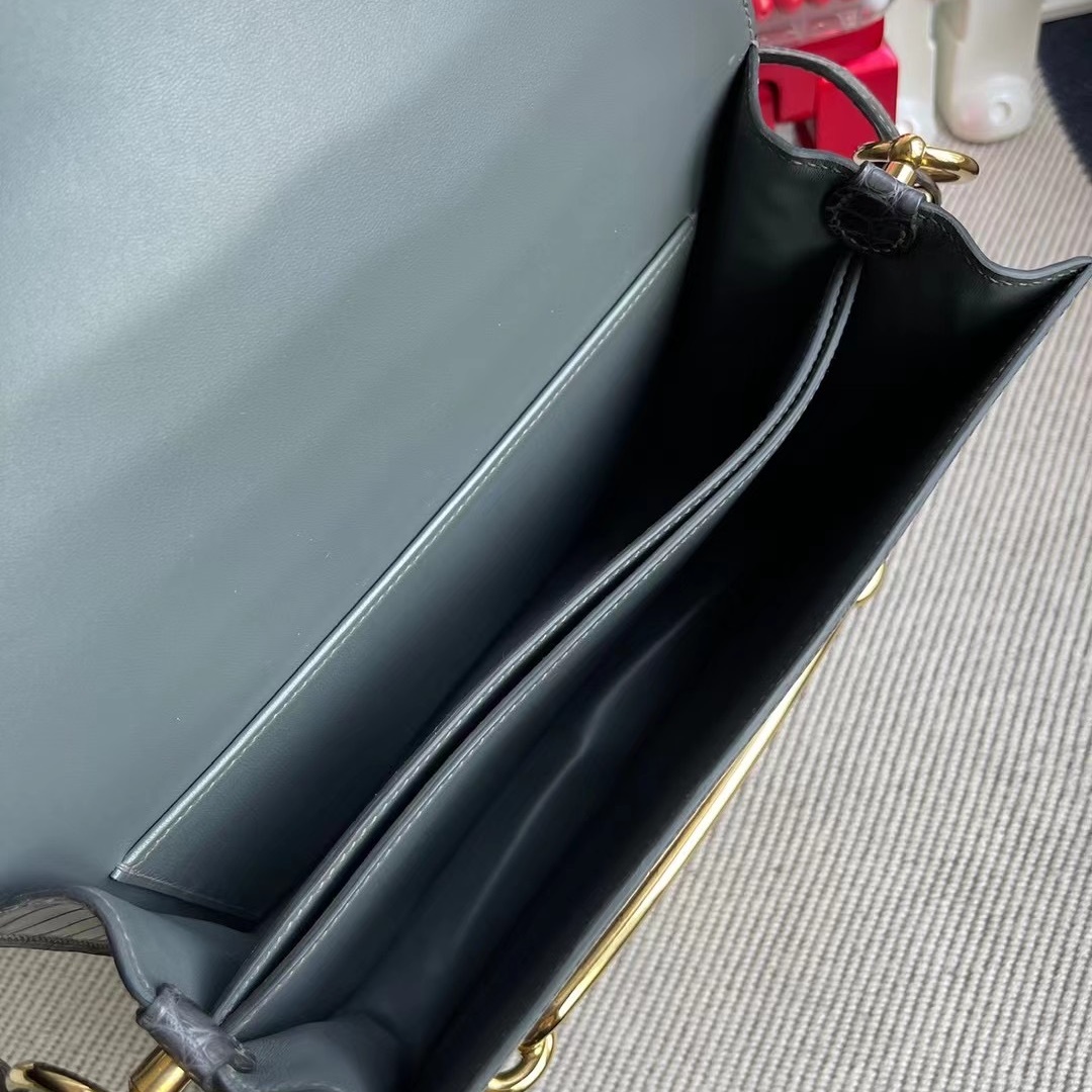 Hermes Roulis 23cm Matte Alligator Crocodile CC88 Graphite Hermes Roulis 23cm Matte Alligator Crocodile CC88 Graphite