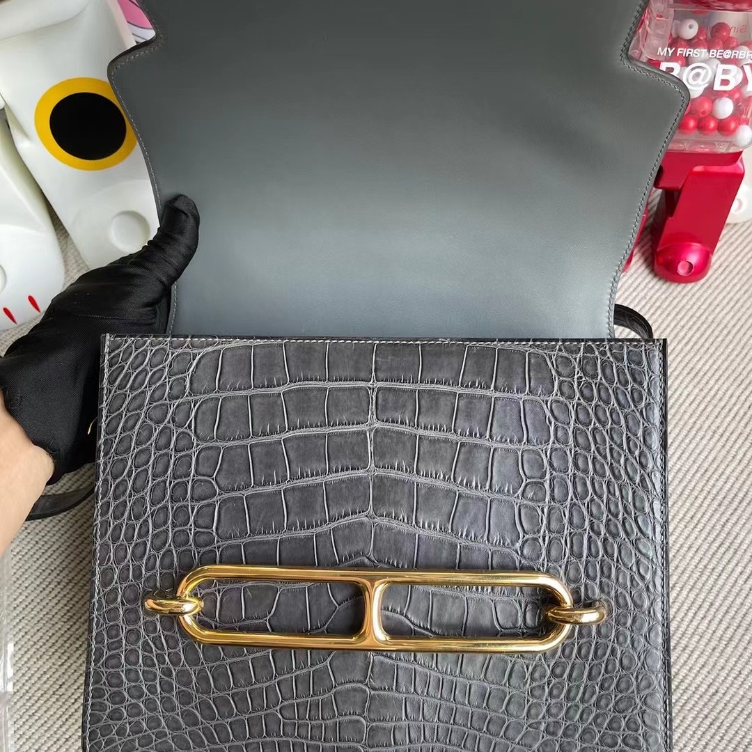 Hermes Roulis 23cm Matte Alligator Crocodile CC88 Graphite Hermes Roulis 23cm Matte Alligator Crocodile CC88 Graphite