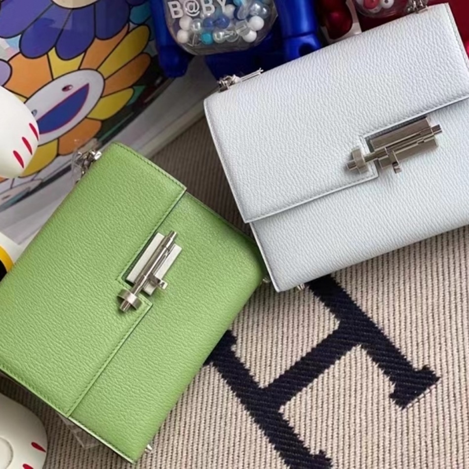Hermes Verrou Mini 17 Chevre Mysore 3I Vert Criquet Hermes Verrou Mini 17 Chevre Mysore 3I Vert Criquet