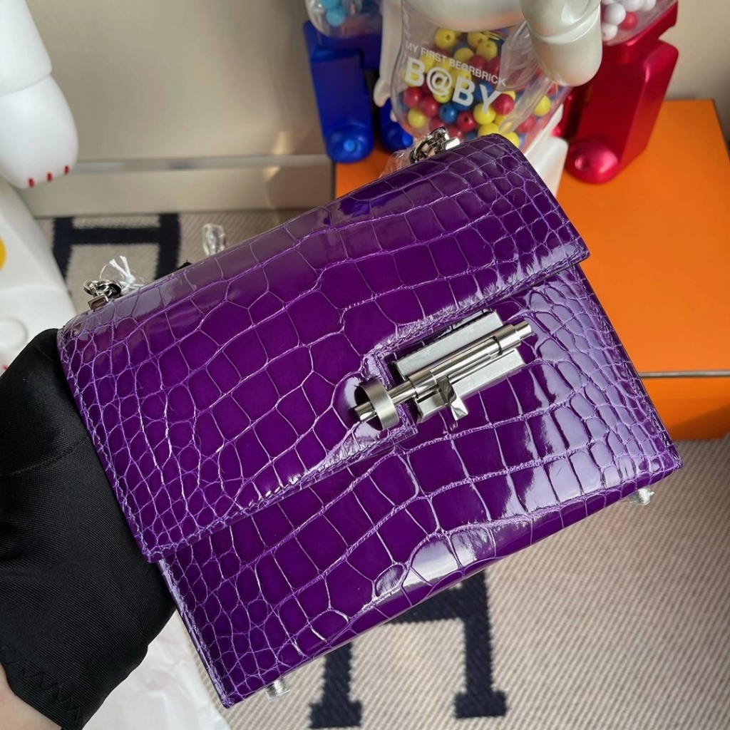 Hermes Verrou 17.5cm Shiny Alligator Crocodile 5L ultraviolet Hermes Verrou 17.5cm Shiny Alligator Crocodile 5L ultraviolet