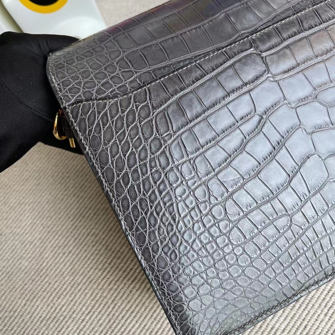Hermes Roulis 23cm Matte Alligator Crocodile CC88 Graphite Hermes Roulis 23cm Matte Alligator Crocodile CC88 Graphite