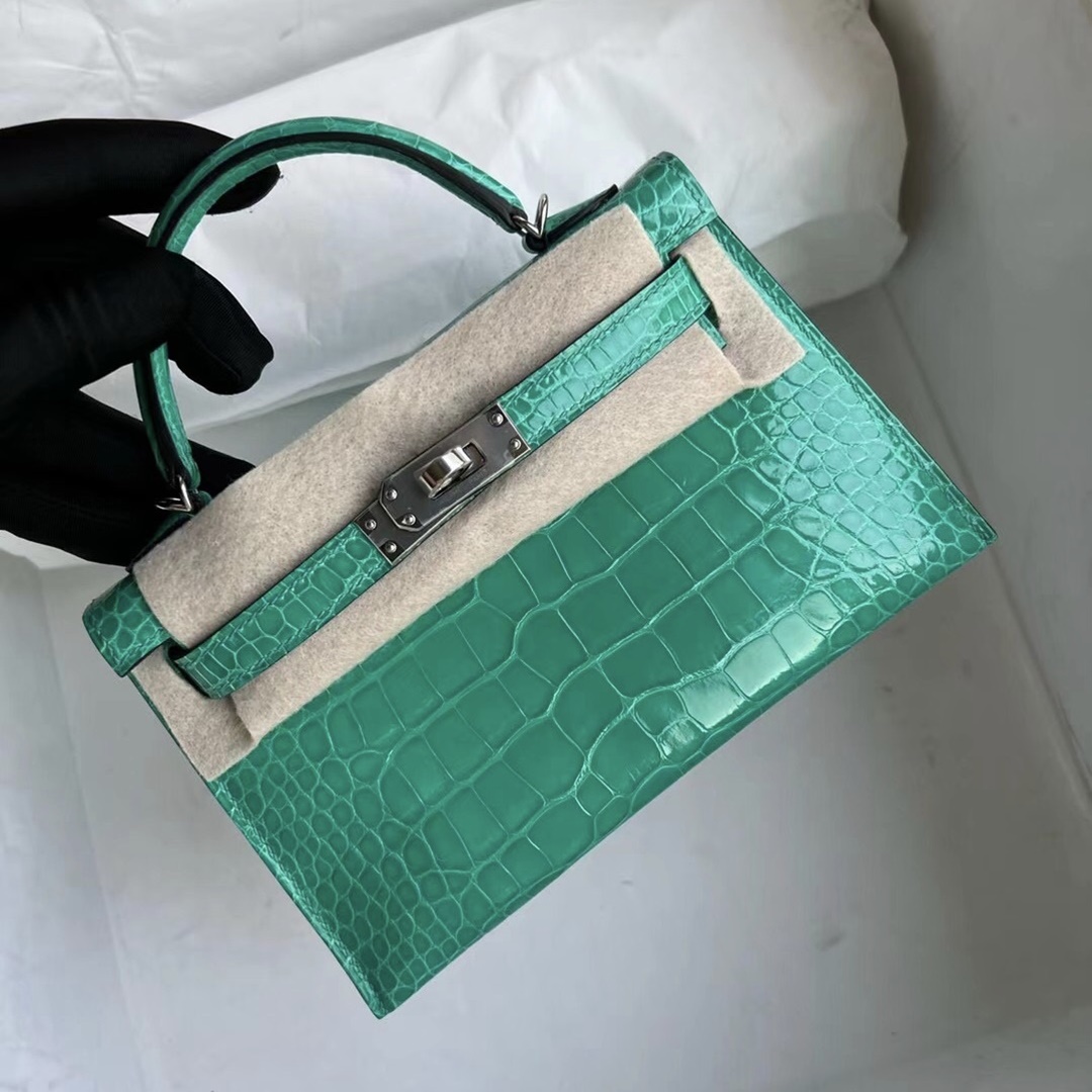 Hermès Kelly Mini II 19cm O6 Vert Jade Hermès Kelly Mini II 19cm O6 Vert Jade