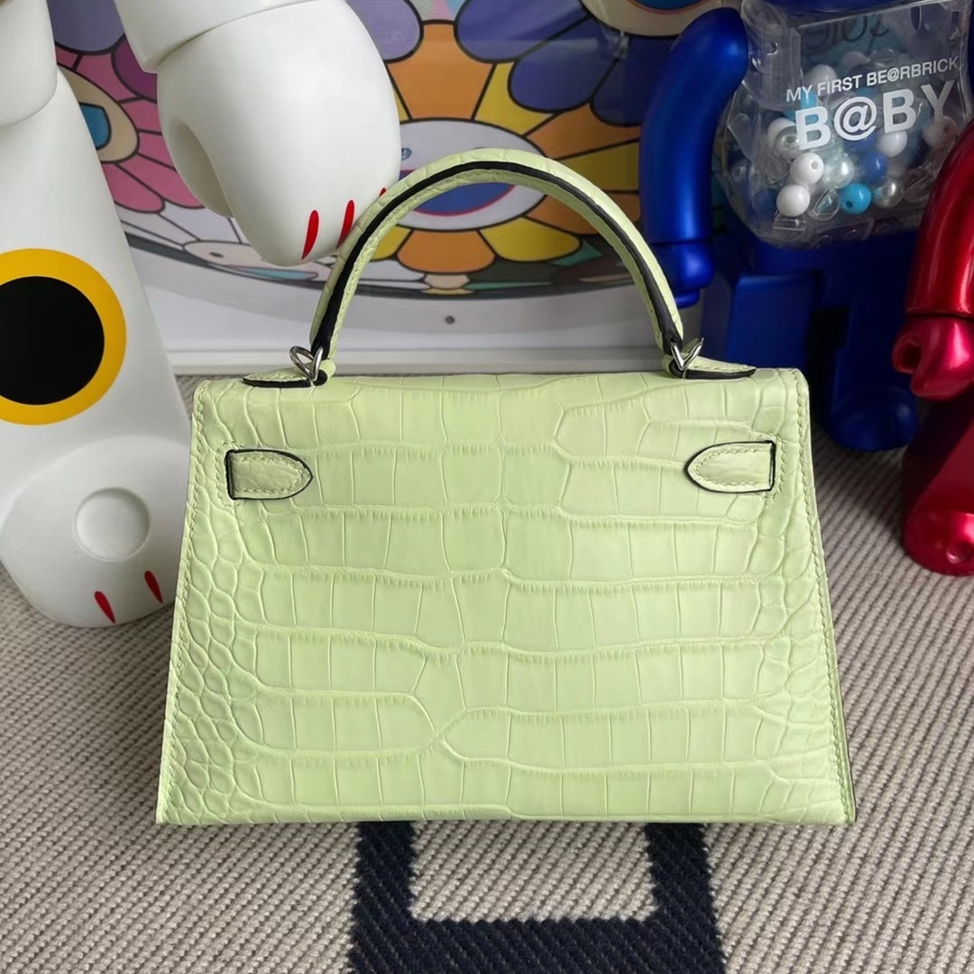 Hermes Kelly Mini Ⅱ 19cm Matte alligator crocodile CKR9 Jaune Bourgeon Hermes Kelly Mini Ⅱ 19cm Matte alligator crocodile CKR9 Jaune Bourgeon