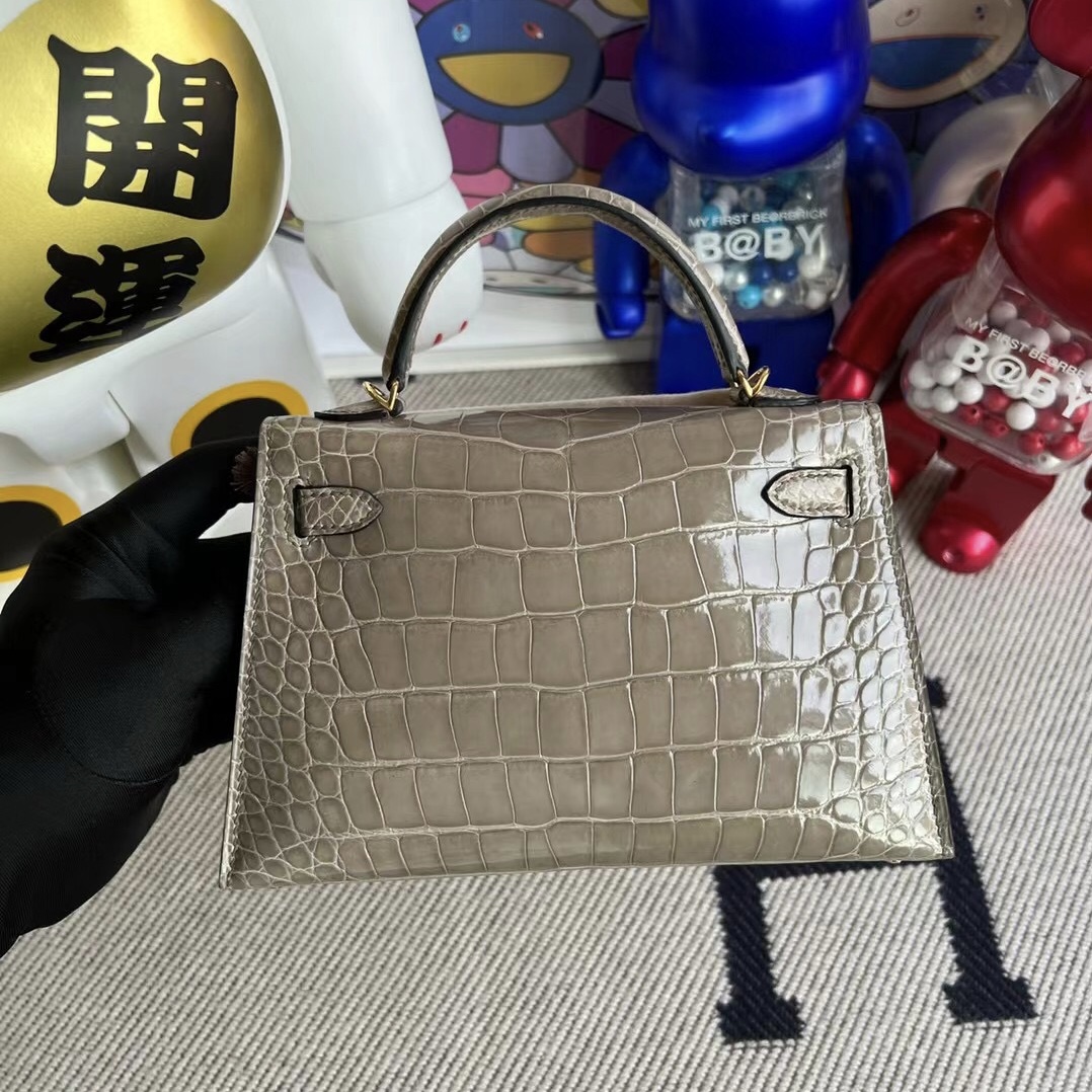 Hermès Kelly Mini II 2代 81 Gris Tourterelle Shiny Alligator Crocodile GHW Hermès Kelly Mini II 2代 81 Gris Tourterelle Shiny Alligator Crocodile GHW